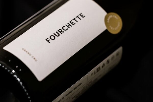 Fourchette Grand Cru, Dat Is Fourchette Dat Meer Dan 20 Maanden Gerijpt Heeft Op Sauvignon Blanc Vaten.